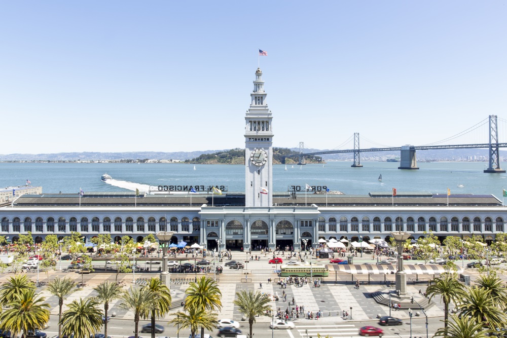 Bekanntes Wahrzeichen der Stadt: Die Allianz investiert in das Ferry Building von San Francisco. (© Allianz)