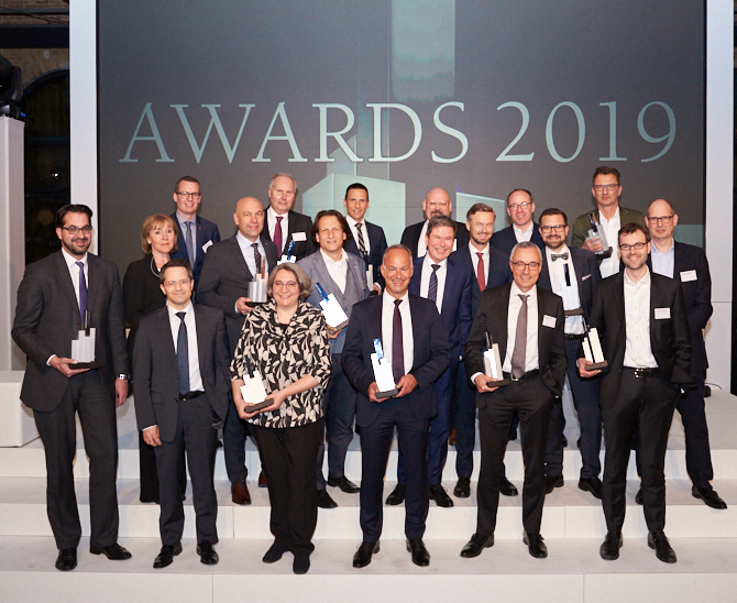Geschafft: Die glücklichen Gewinner der portfolio institutionell Awards 2019. (Bild: Andreas Schwarz)