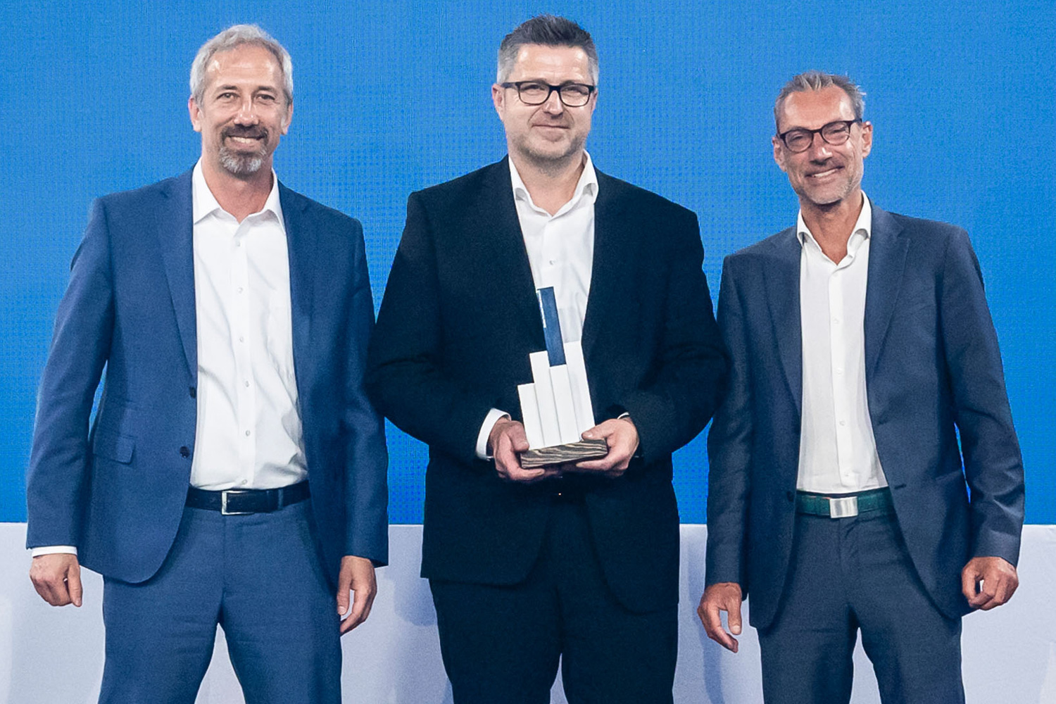 Awards 2023: Signal Iduna ist hellster Stern im Festzinsuniversum